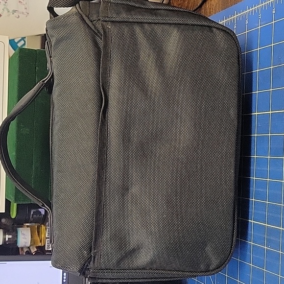 Nikon Gray & Black Camera Bag Multi Pocket Adj Strap Preloved - Picture 2 of 9